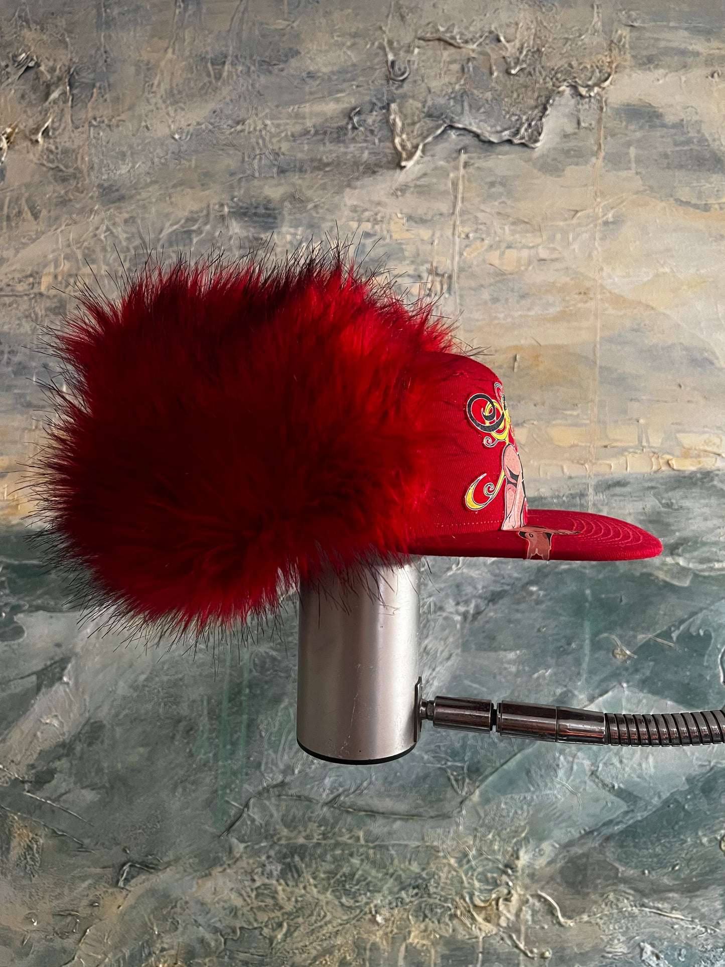 THE RED BIG CAP