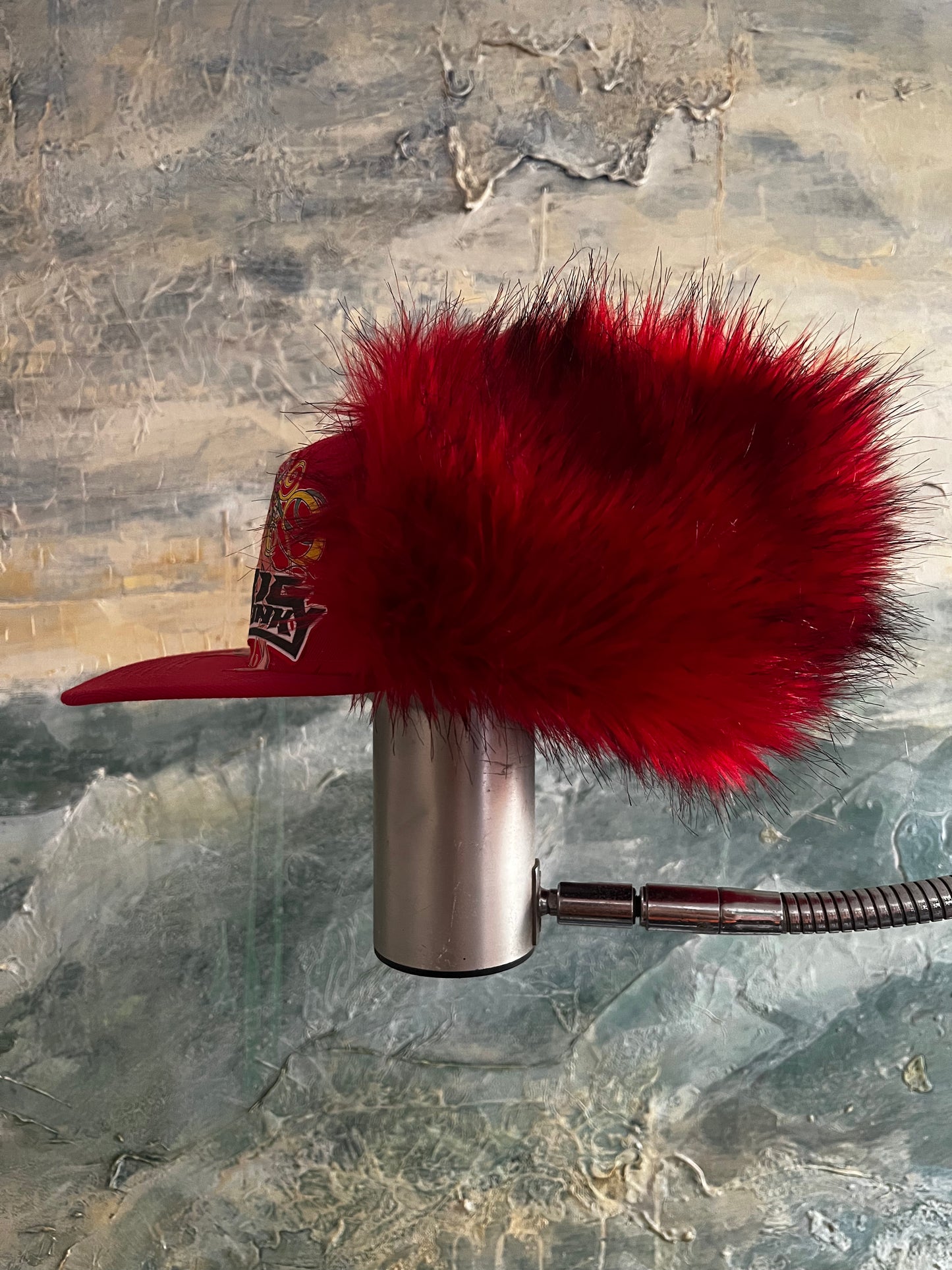 THE RED BIG CAP