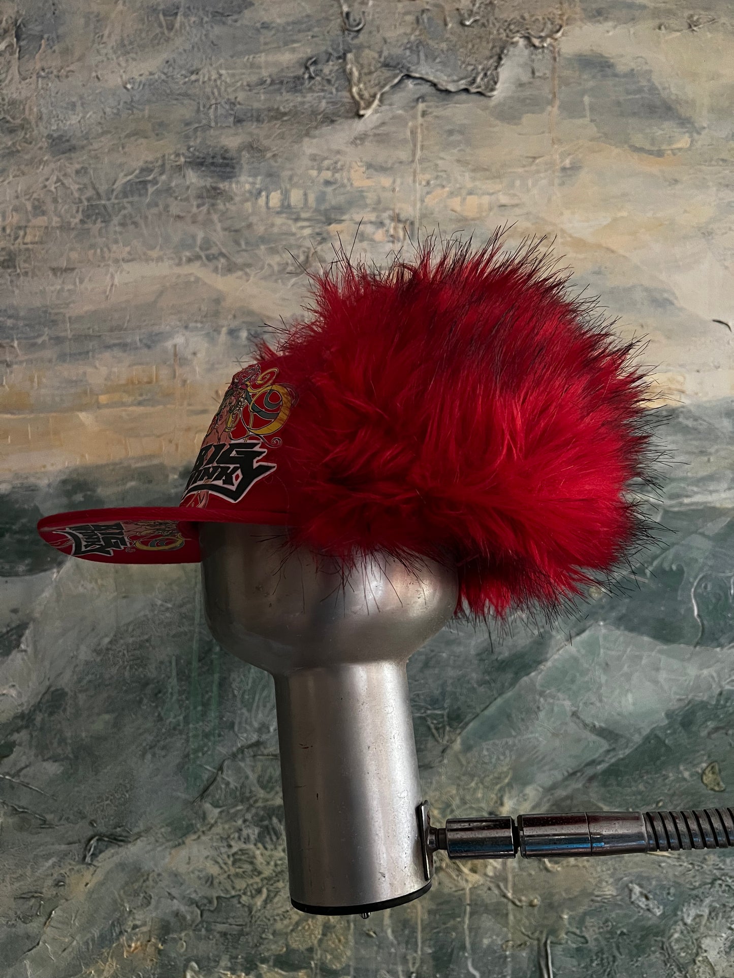 THE RED BIG CAP