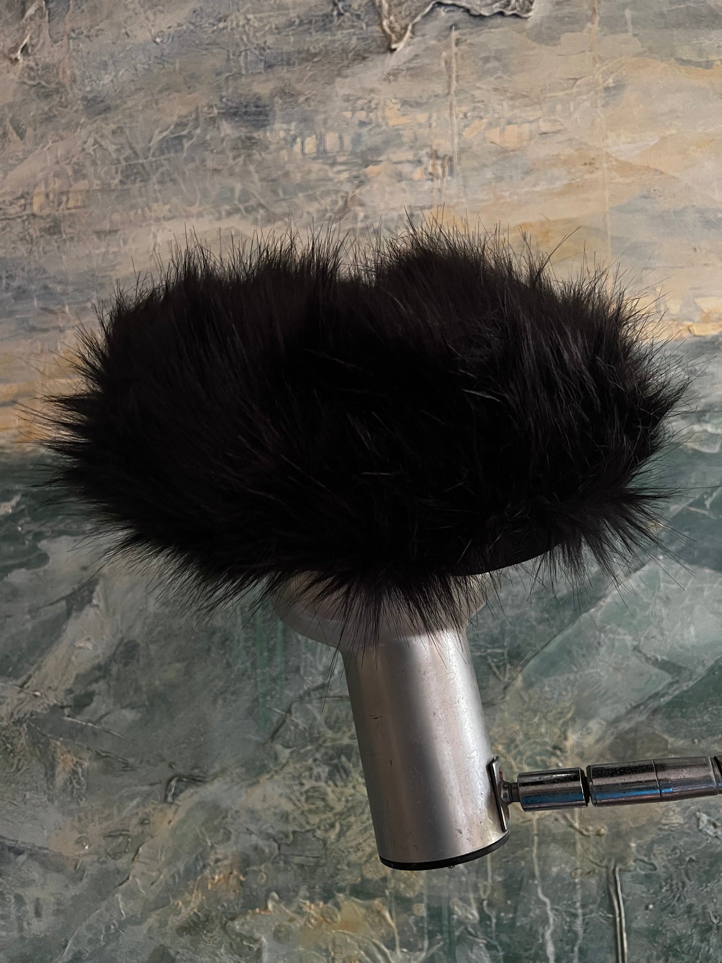 THE BLACK BIG CAP
