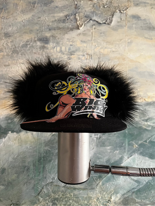 THE BLACK BIG CAP