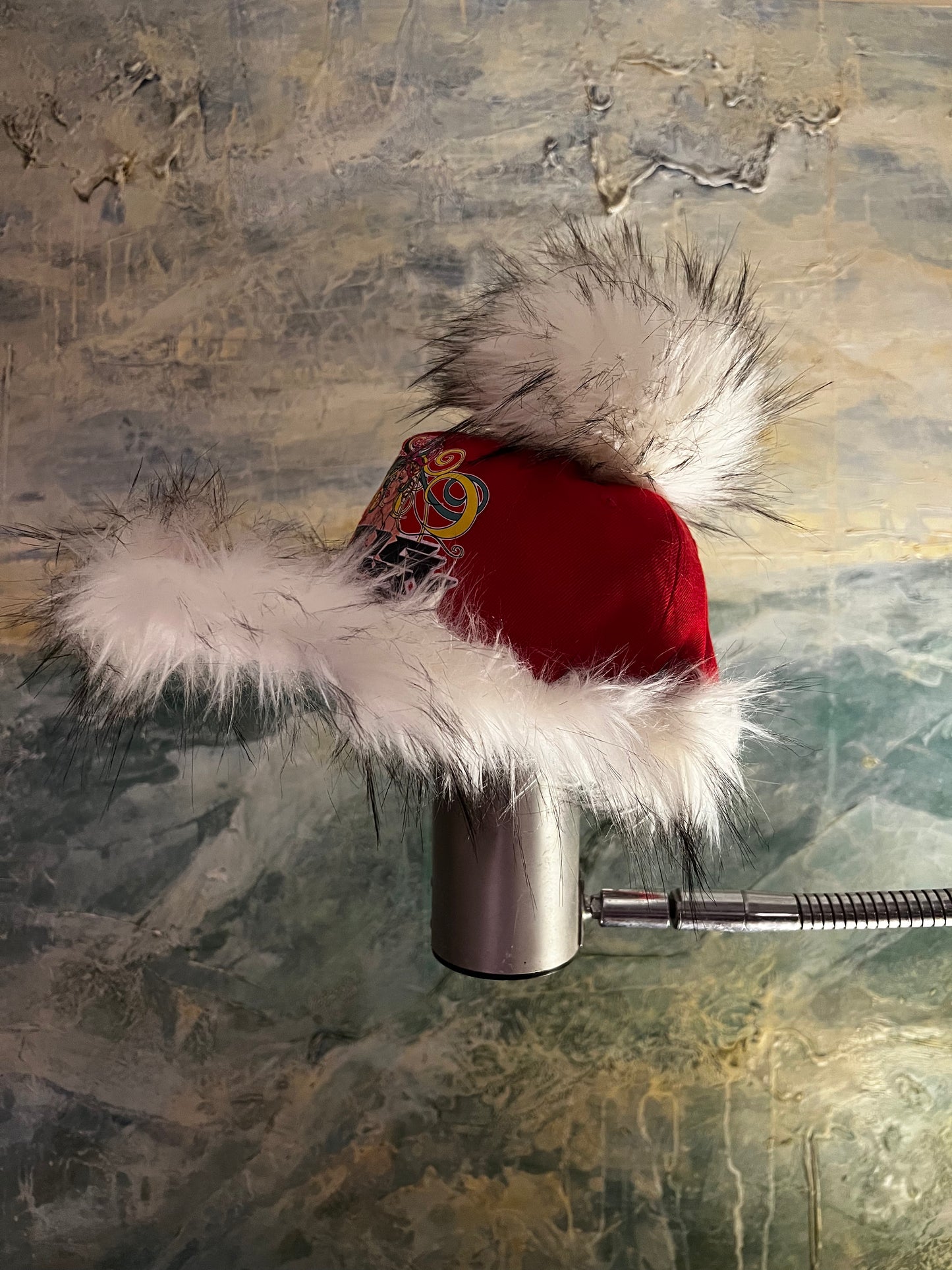 BIG WINKY CHRISTMAS HAT